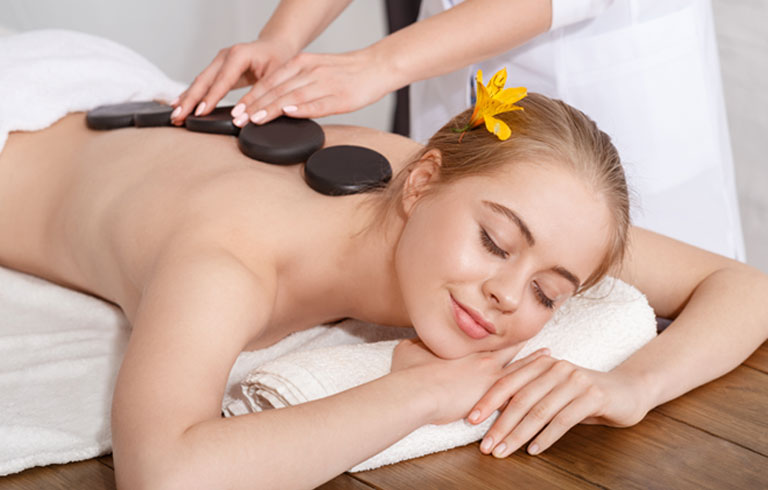 Servicio de Masajes con Piedras Calientes